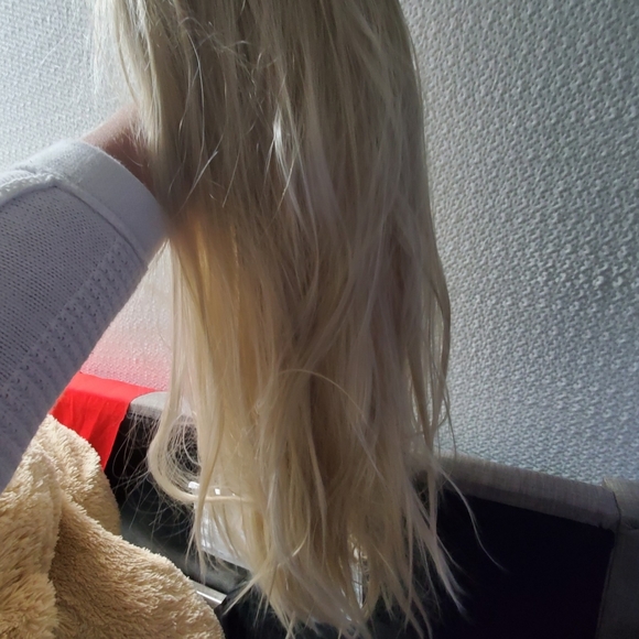 Women's wig - Picture 2 of 2